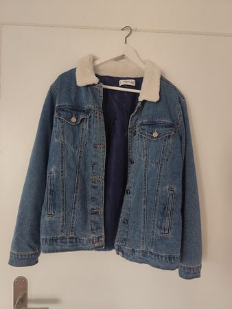 Jeansjacke Mango mit Teddykragen Grösse XS/S oversized