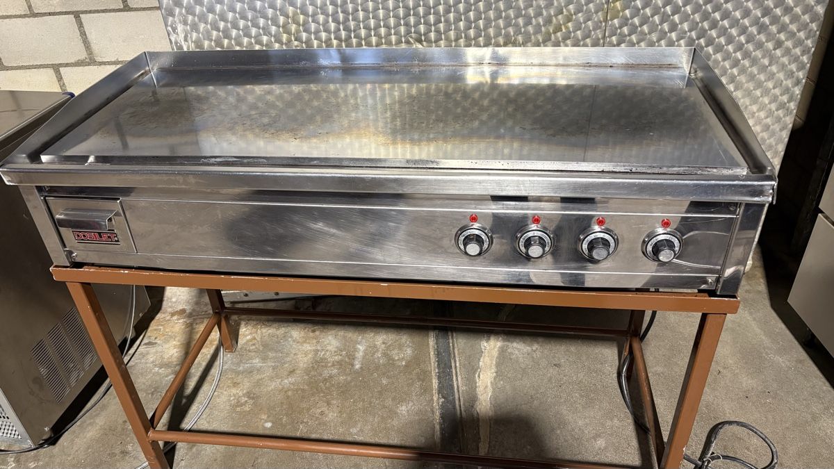 Griglie: Professionelle Edelstahl Grillplatte – Usato da Wohlen AG venduto da Moh80 1