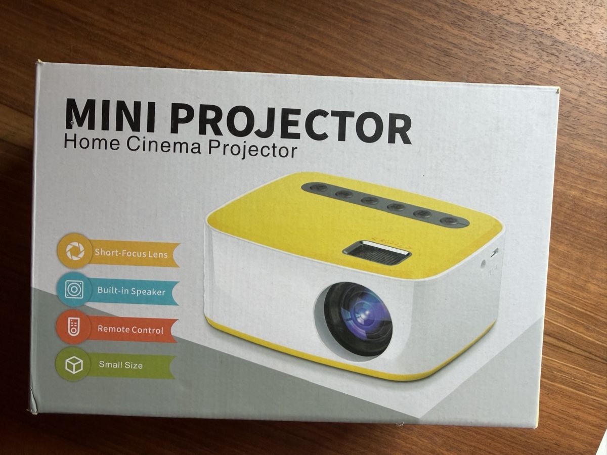 Videoprojektoren: Mini Prjektor Beamer – Gebraucht aus Buch am Irchel von Lyah