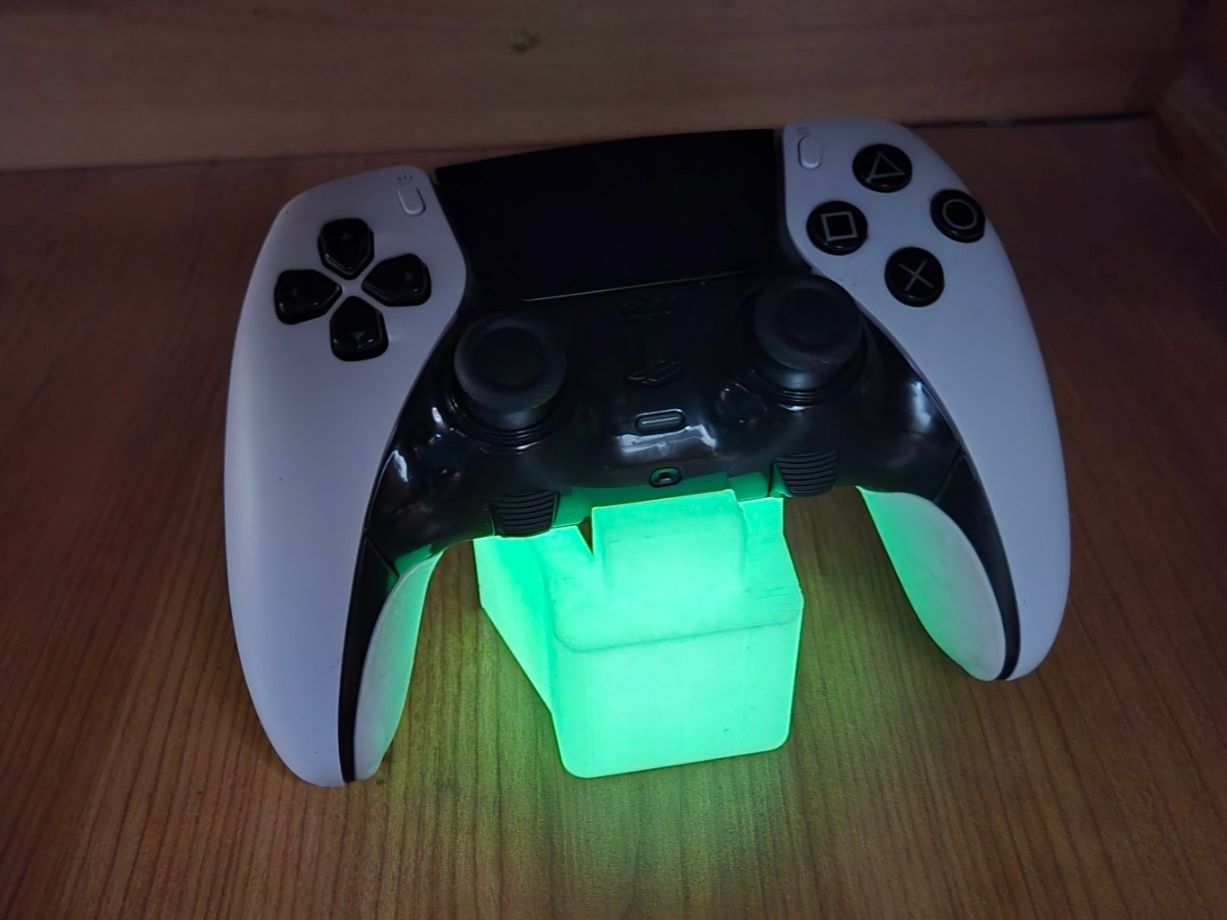 Controller: Controller Halterung Stand | Glow in Dark | OHNE CONTROLLER! – Gebraucht aus Hunzenschwil von Fluz 1
