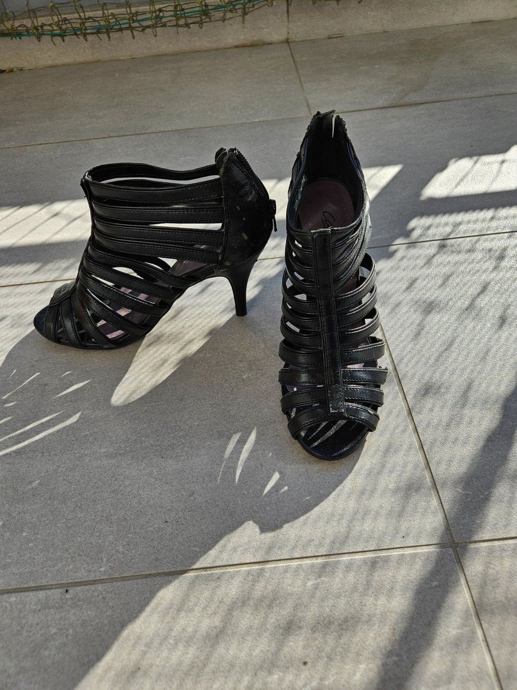 Damenschuhe: Bottines – Gebraucht aus Chavannes-près-Renens von DorotheeDemeester