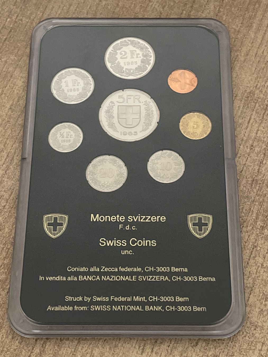Tutti le monete: Münzsatz Schweiz 1985 Stgl – Nuovo e nell'imballaggio originale da Schlossrued venduto da Tkanada