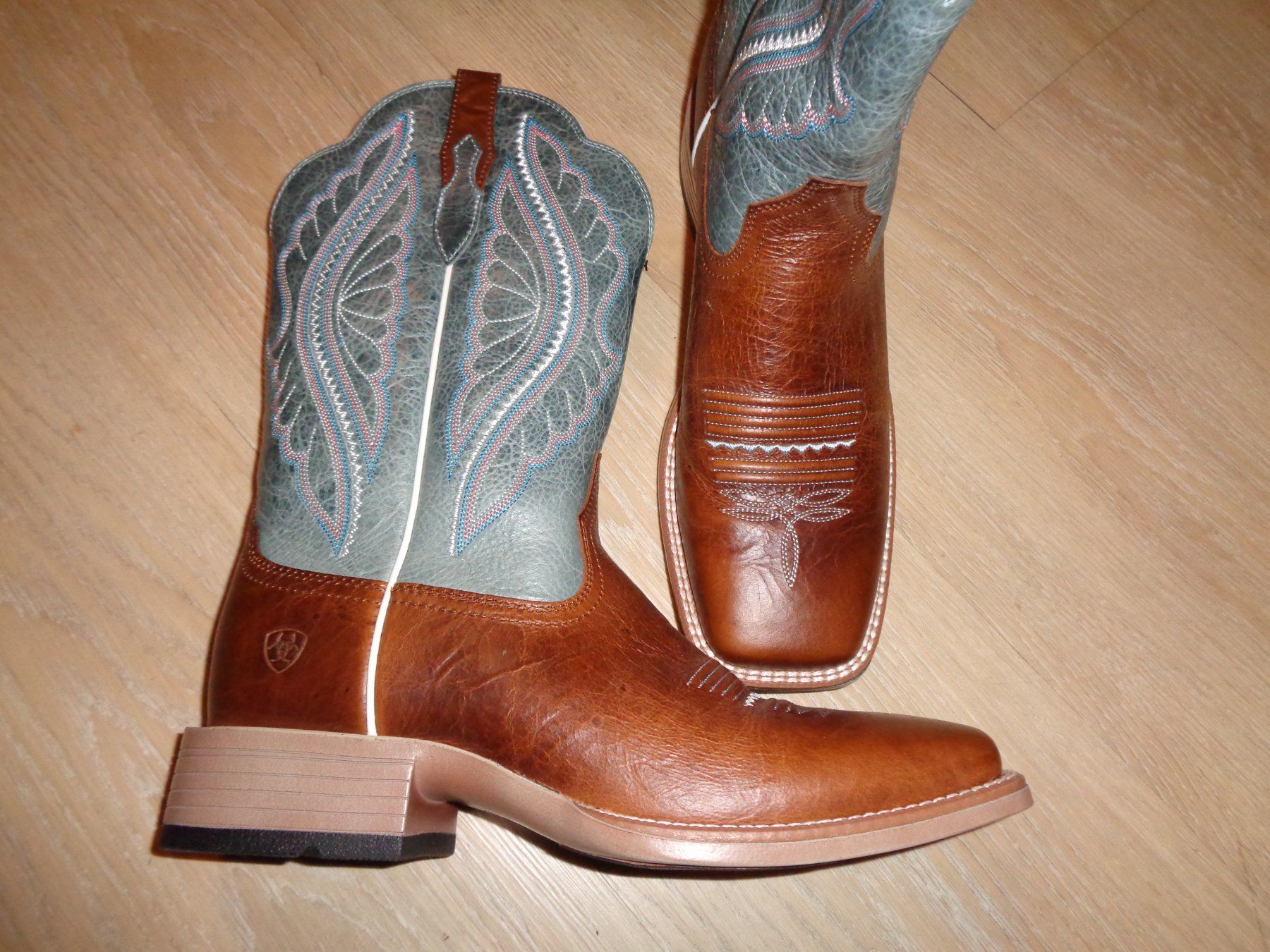 Chaussures femmes: Neue Westernboots – Neuf (Voir description) à Rottenschwil par Stockhorse