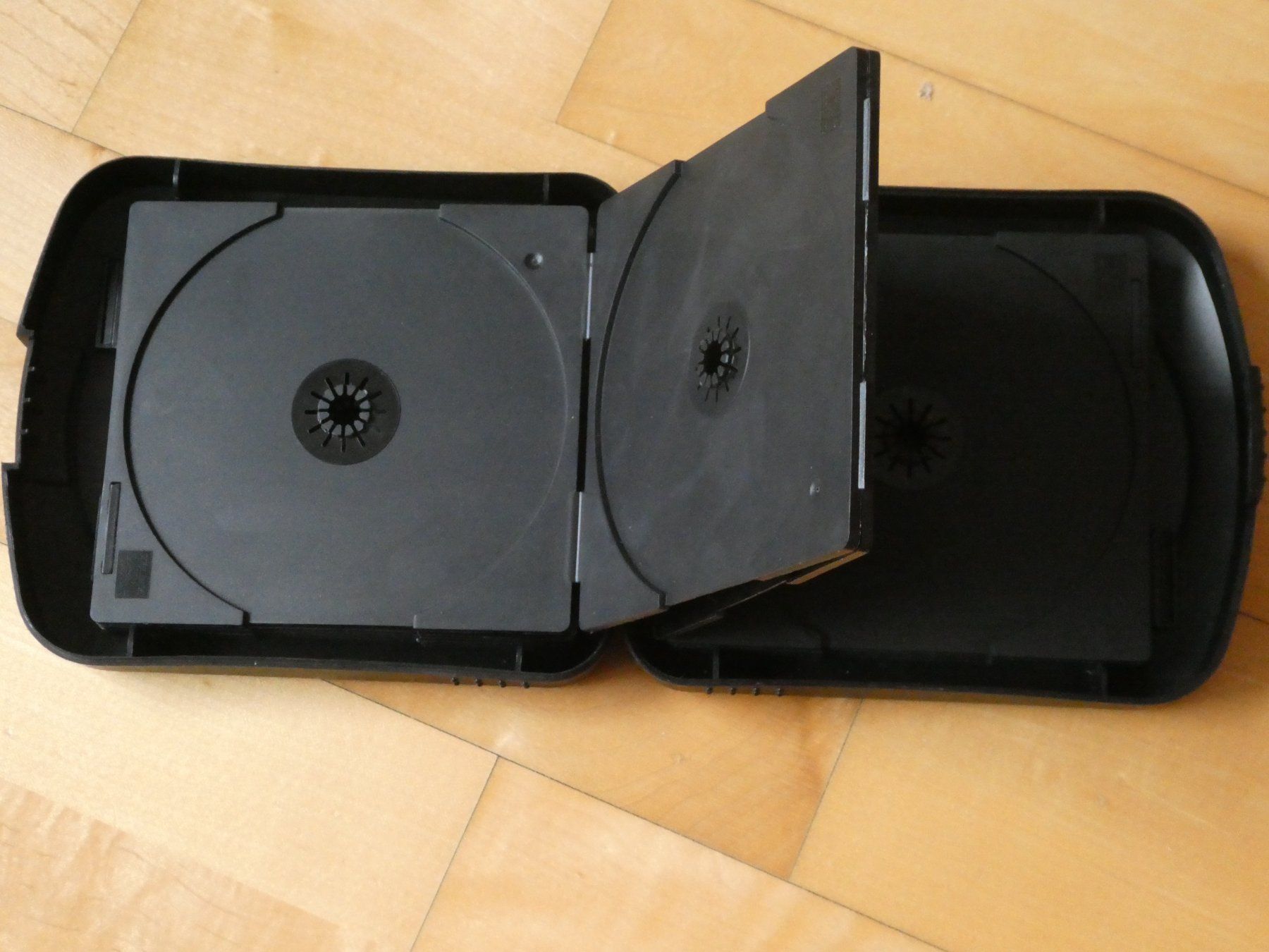 Tutti i DVDs: CD-Box zum mitnehmen von CDs/DVDs/Blu-rays – Nuovo (secondo la descrizione) da Muntelier venduto da Rwc 3
