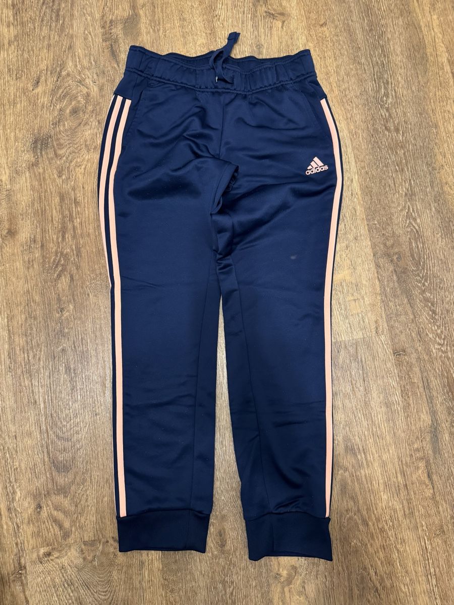 Adidas Canottiere & Pantaloni: Adidas Trainingsset – Usato da Escholzmatt venduto da san_ym7z 1