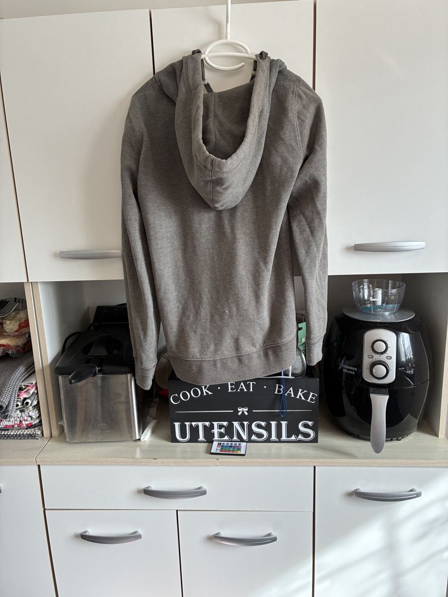 Jacken: Jacke mit Kapuze – Gebraucht aus Ostermundigen von Didi-Mader 1