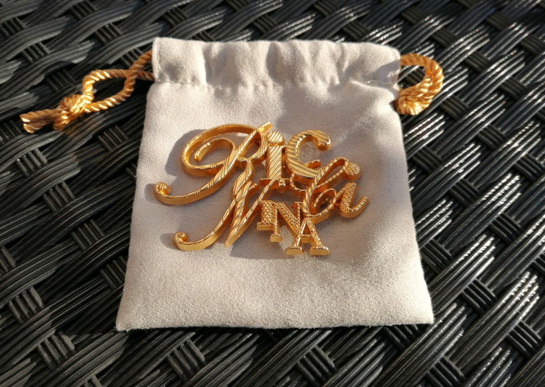 Nina Ricci Spille & Fermagli: Brosche Original  Logo von Nina Ricci – Usato da Winterthur venduto da Jopf1 1
