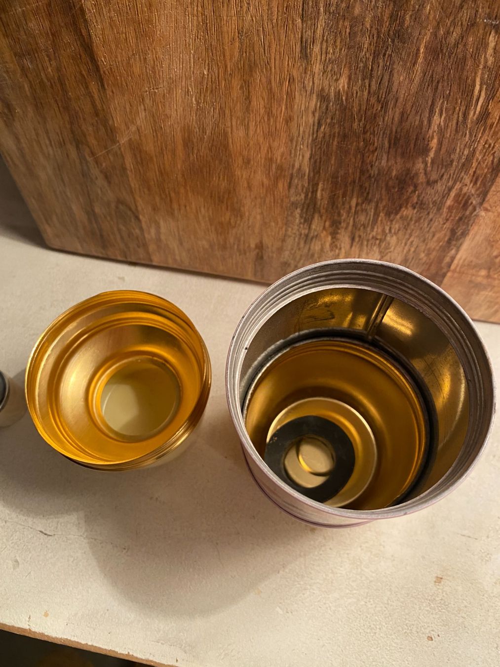 Bottiglie: Antike, zauberhafte Thermosflasche – Usato da Stetten SH venduto da bijoux18 8