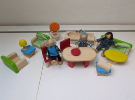 Puppenhaus: Möbel und Figuren