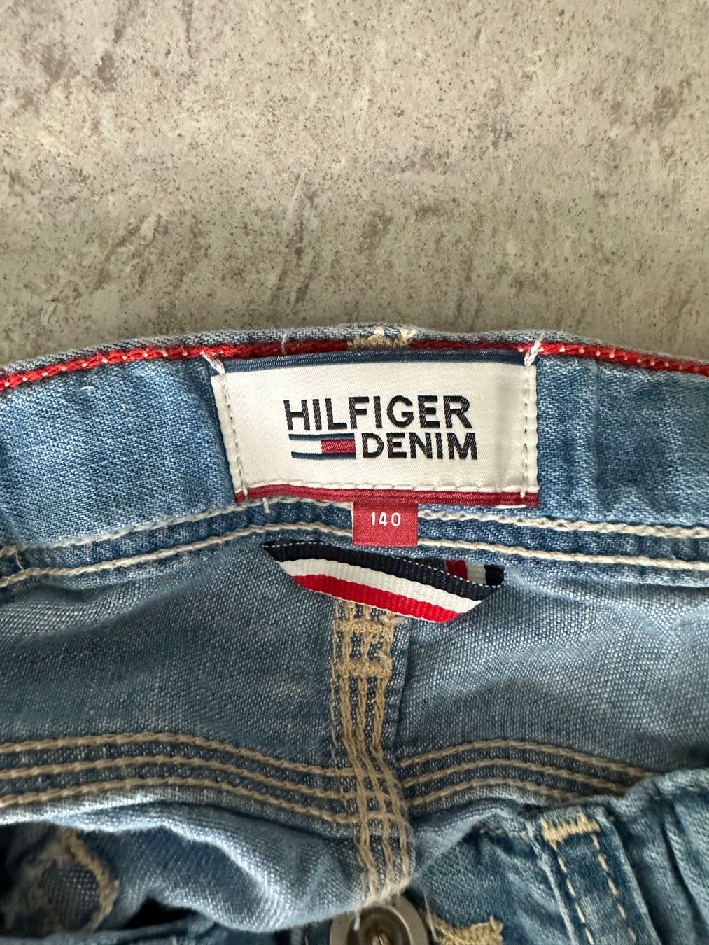 Tommy Hilfiger Pantaloni: Shorts Hilfiger Gr. 140 – Usato da Bolligen venduto da chaetzli1133 3