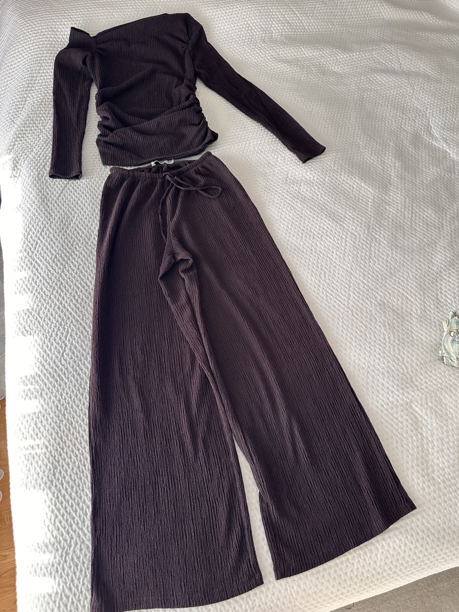 Anzüge & Kostüme: Pull&Bear  Braunes, zweiteiliges Set – Gebraucht aus Basel von Gona03