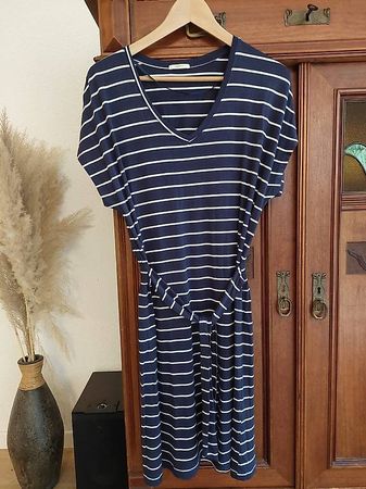 Kleid 34 36 Esprit 95% Viskose Top Zustand