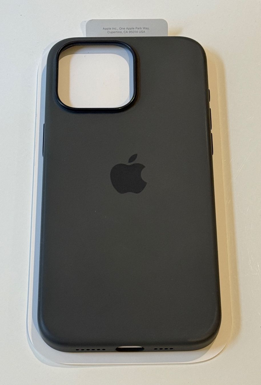Apple Cover & Protezioni schermo: Apple iPhone 15 Pro Max Silicone Case in clay colour – Usato da Neuchâtel venduto da Neuch1 1