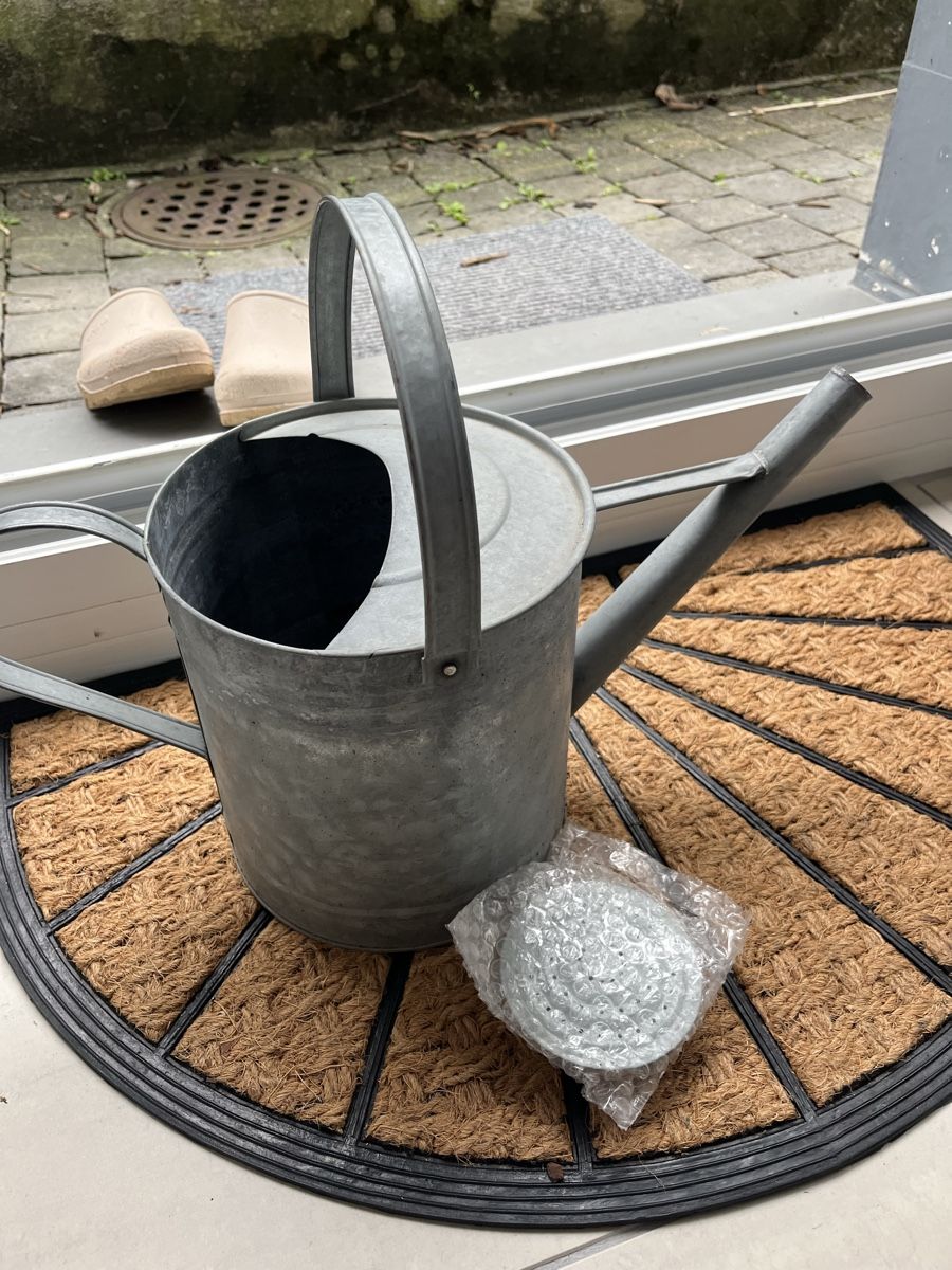 Bewässern & Giessen: Giesskanne Metall neu mit Brause – Gebraucht aus Schaffhausen von juf_98r9