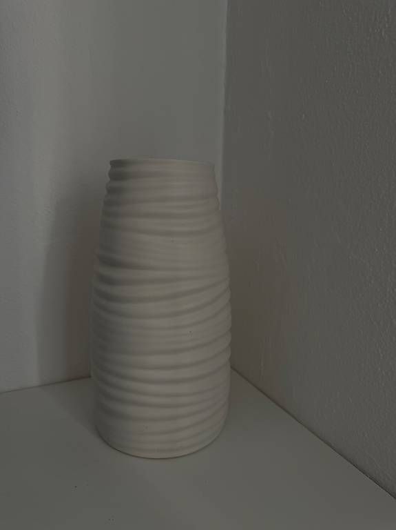 Vasi & Recipienti: White Wavy Vase  Decorative  ~30cm – Usato da Pregassona venduto da samdl518 1