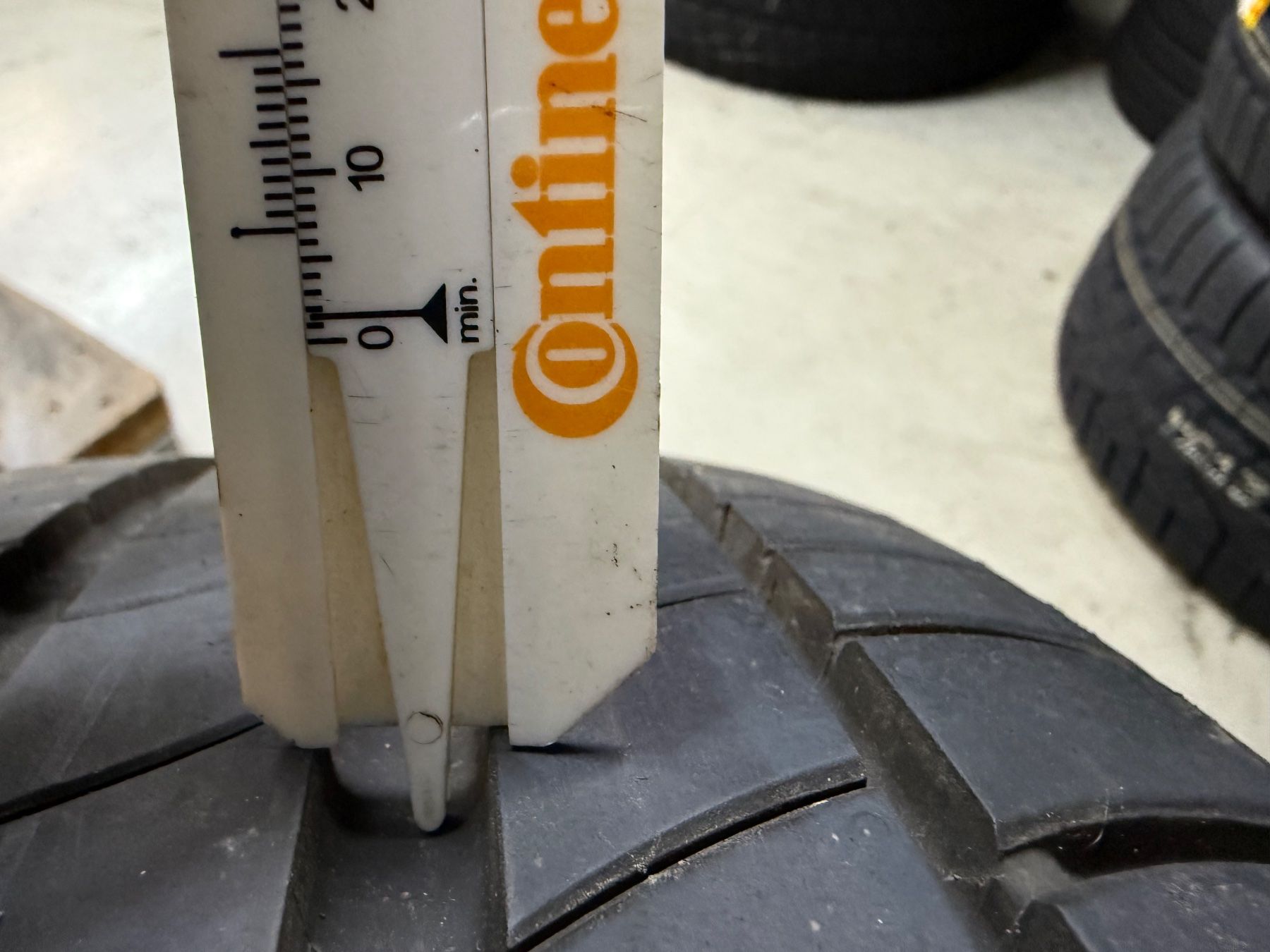 Sonstiges Schreiben & Zeichnen: Sommer Reifen 225/50 R17 – Gebraucht aus Neuenhof von BleronBytyqi6 3