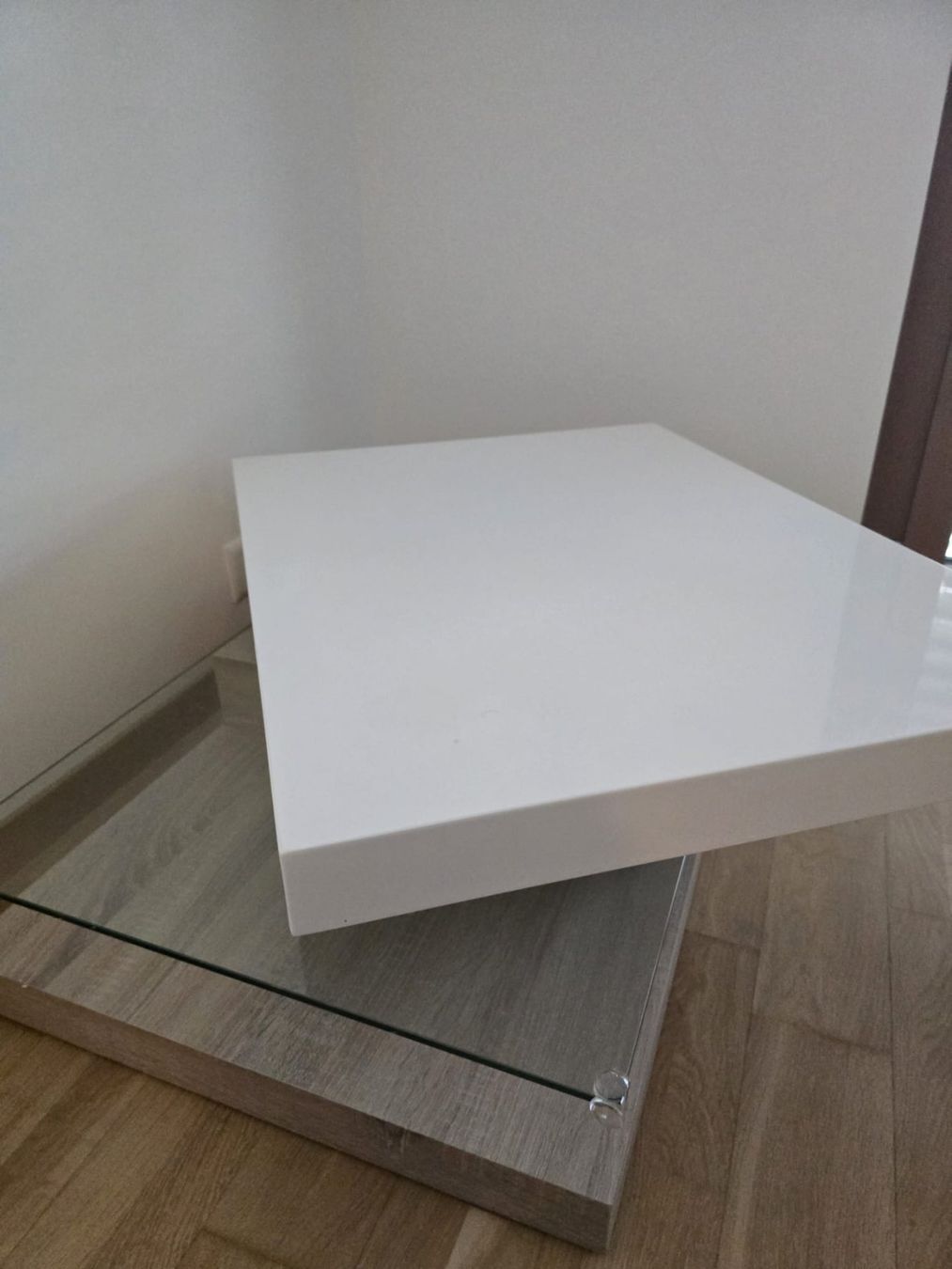 Conforama Tische: Tea table – Gebraucht aus Biel/Bienne von rod_x5wv 1