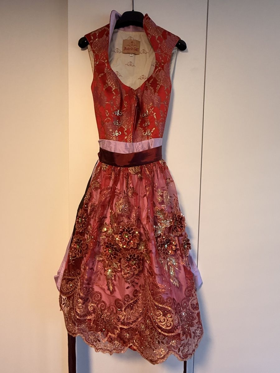 Kleider: Wunderschönes Astrid Söll Dirndl  – Gebraucht aus Bonaduz von Avenada 6