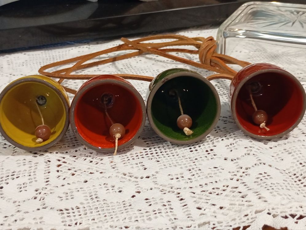 Antik Vintage Glocker Keramik mit leder. (Gebraucht) in Dietikon für ...