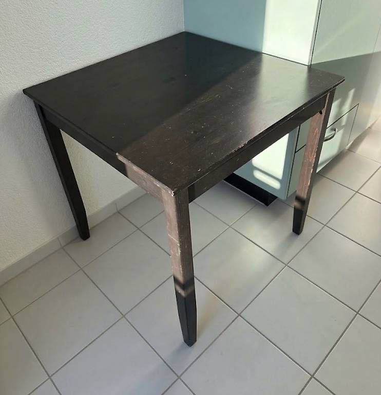 Tavoli: Verkaufe kleinen Holztisch – Usato da Zürich venduto da vic_km9q