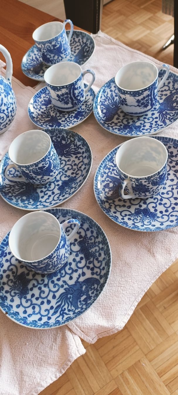 Set di piatti: Set tazzine e caffettiera blu e bianche con fenice . Japan  – Usato da Lugano venduto da ycd_rv8h 5