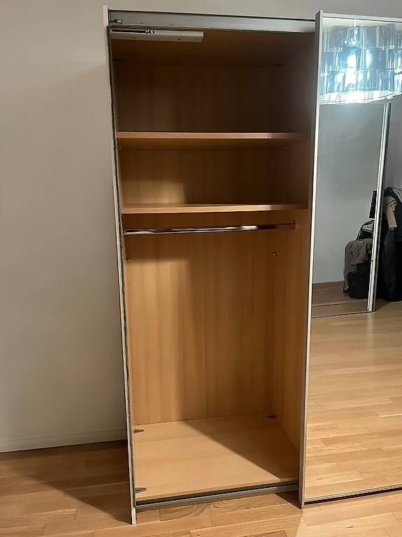 Schränke: Pfister Kleiderschrank  – Gebraucht aus Kloten von lauraamonicaa 1