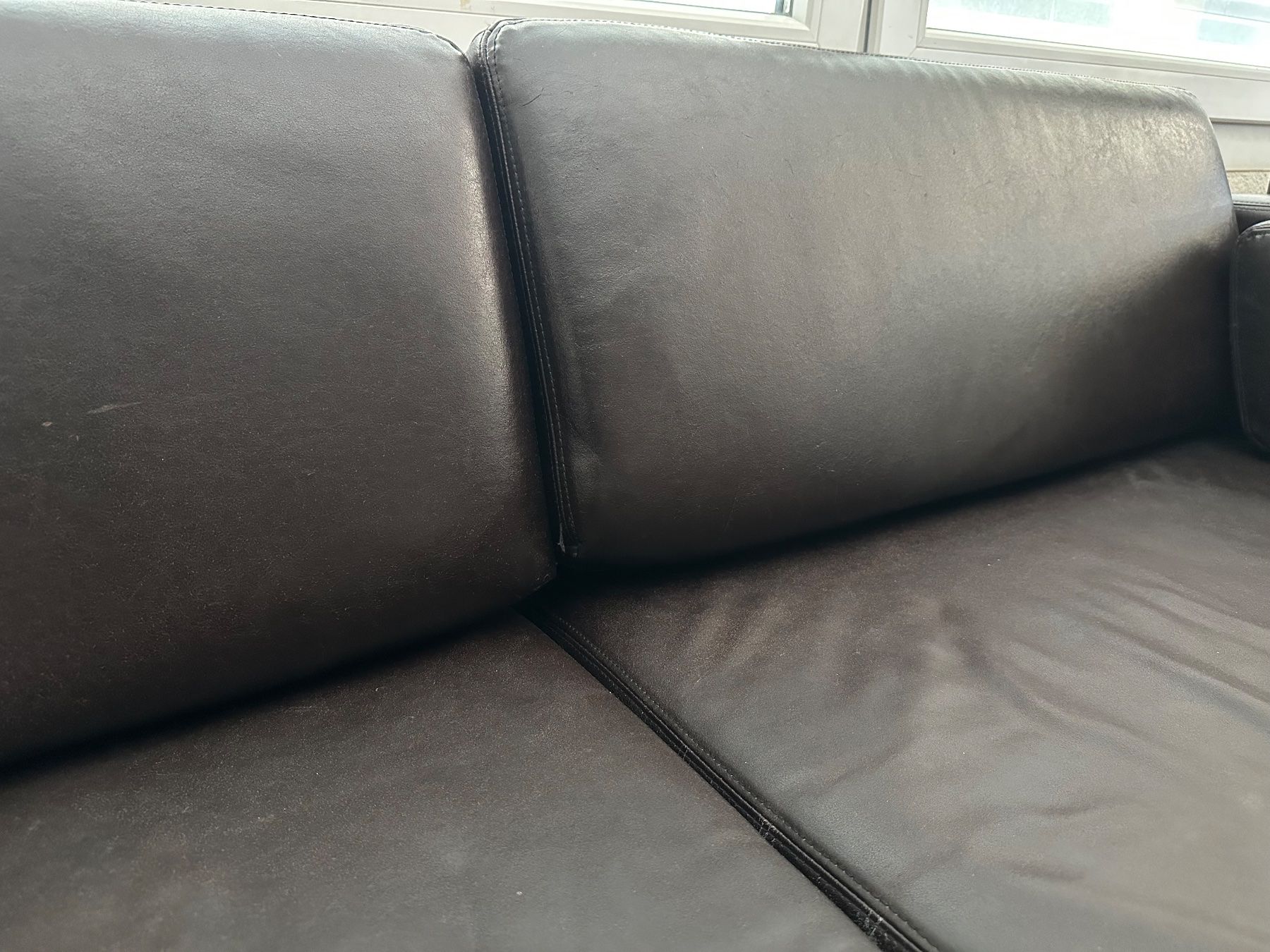 Sofas: Leder Sofa – Gebraucht aus Glattpark(Opfikon) von Samira- 1