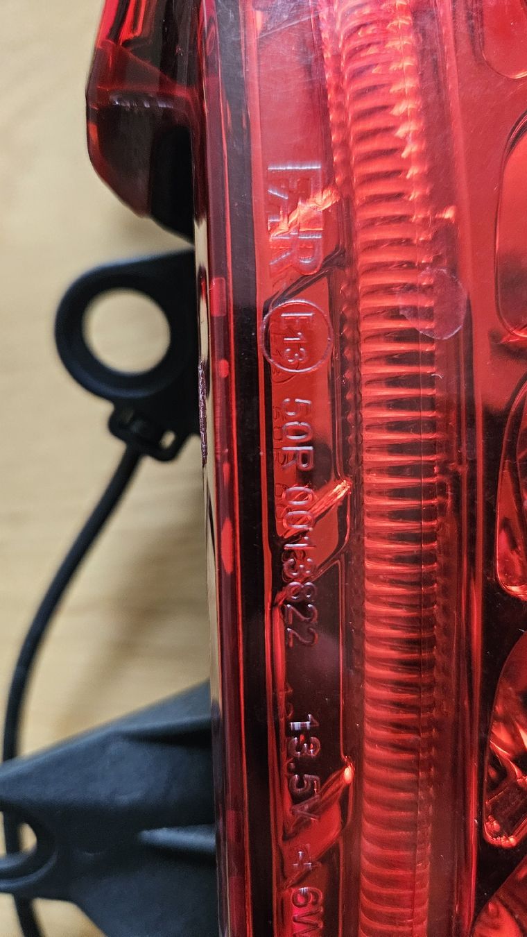 MV Agusta Tutti i ricambio per moto: Rücklichter MV Agusta Rivale gebraucht – Difettoso da Rüti ZH venduto da Pacey0 2