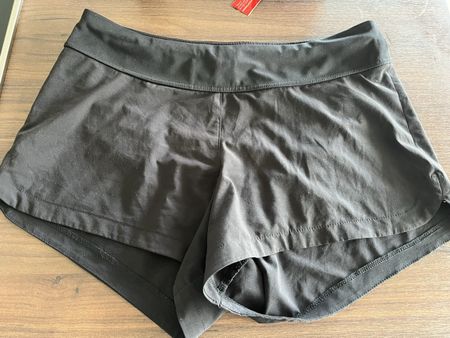 Schwarze Sportshorts gr 40 H&M