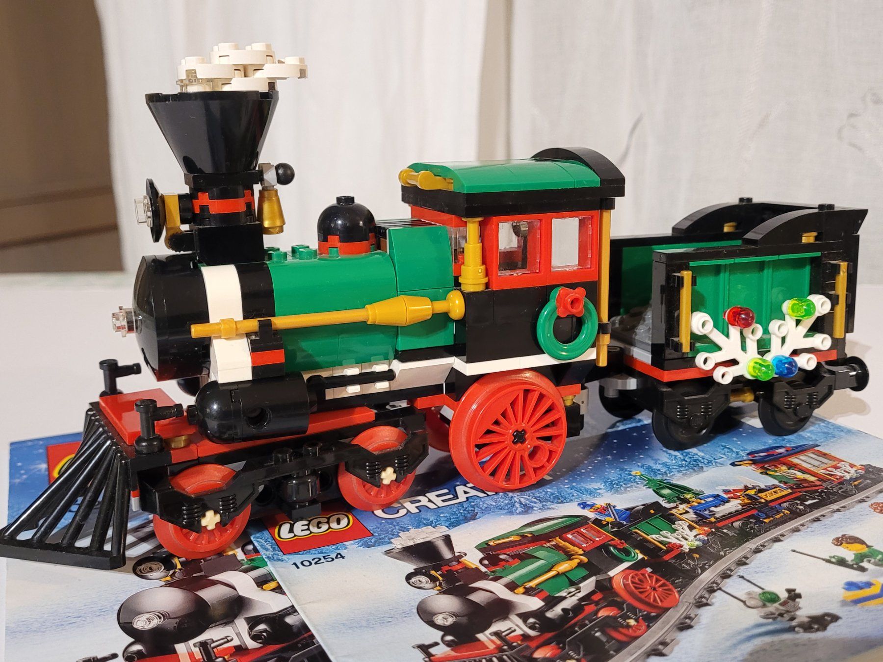 Lego Kit di costruzioni: Lego eisenbahn Creator 10254 Locomotive avec Tender + plan – Usato da La Tour-de-Peilz venduto da estelle69