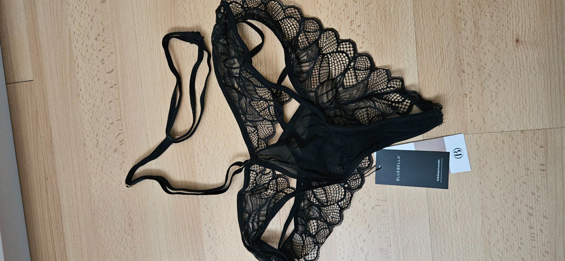 Altra biancheria intima: String comme neuf porté 1X  (b) – Nuovo (secondo la descrizione) da Lutry venduto da cha_pbg5