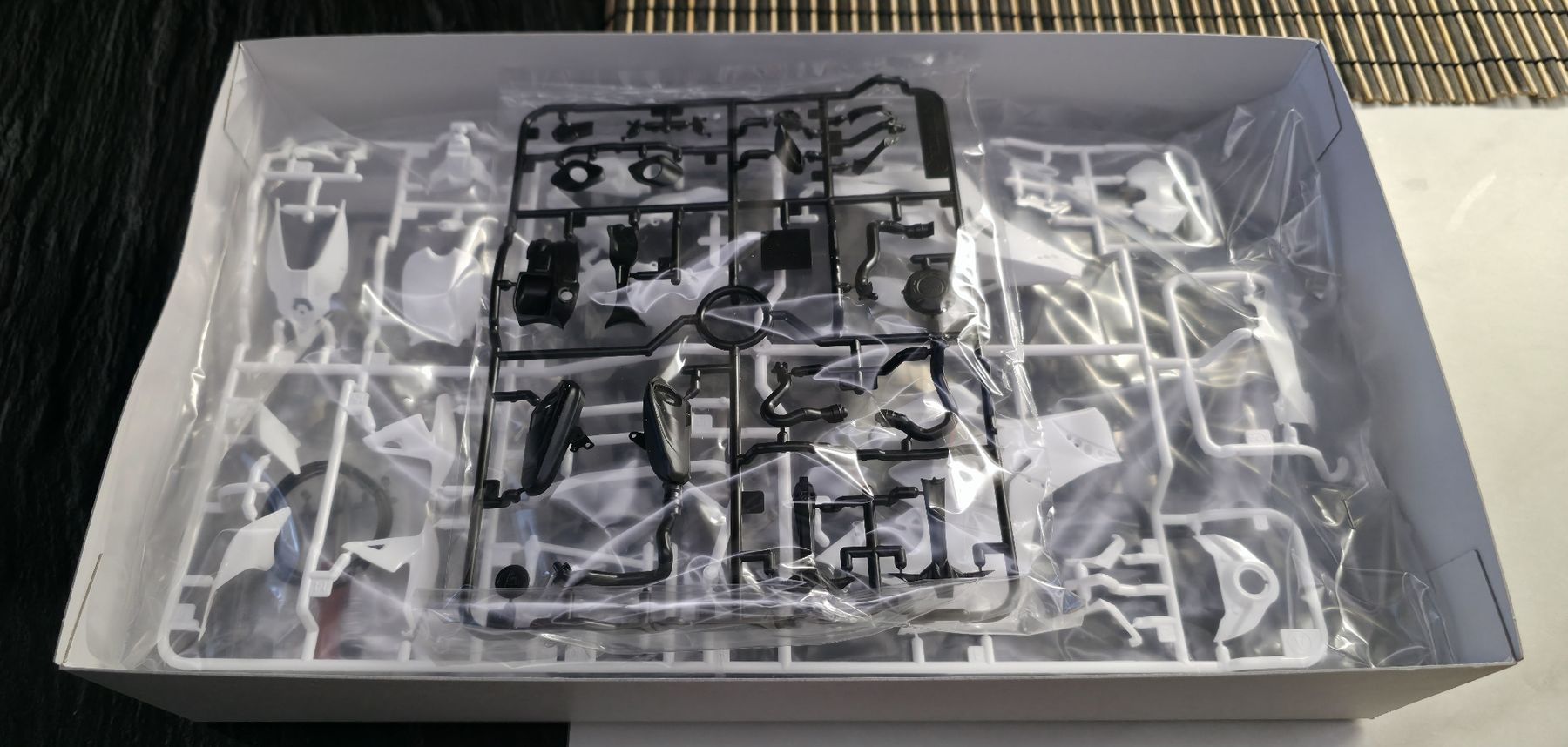 Tamiya Modellbausätze & Standmodelle: Tamiya 1/12 Ducati Superlegerra V4 – Neu und originalverpackt aus Genève von Rongeur-sournois 1