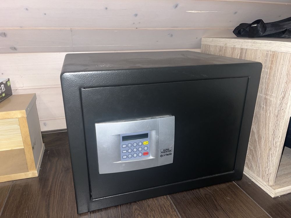 Tresor (Gebraucht) in Neftenbach für CHF 40 – nur Abholung auf Ricardo ...