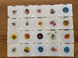 20 x 7" Dancehall / Reggae Singles - top Zustand