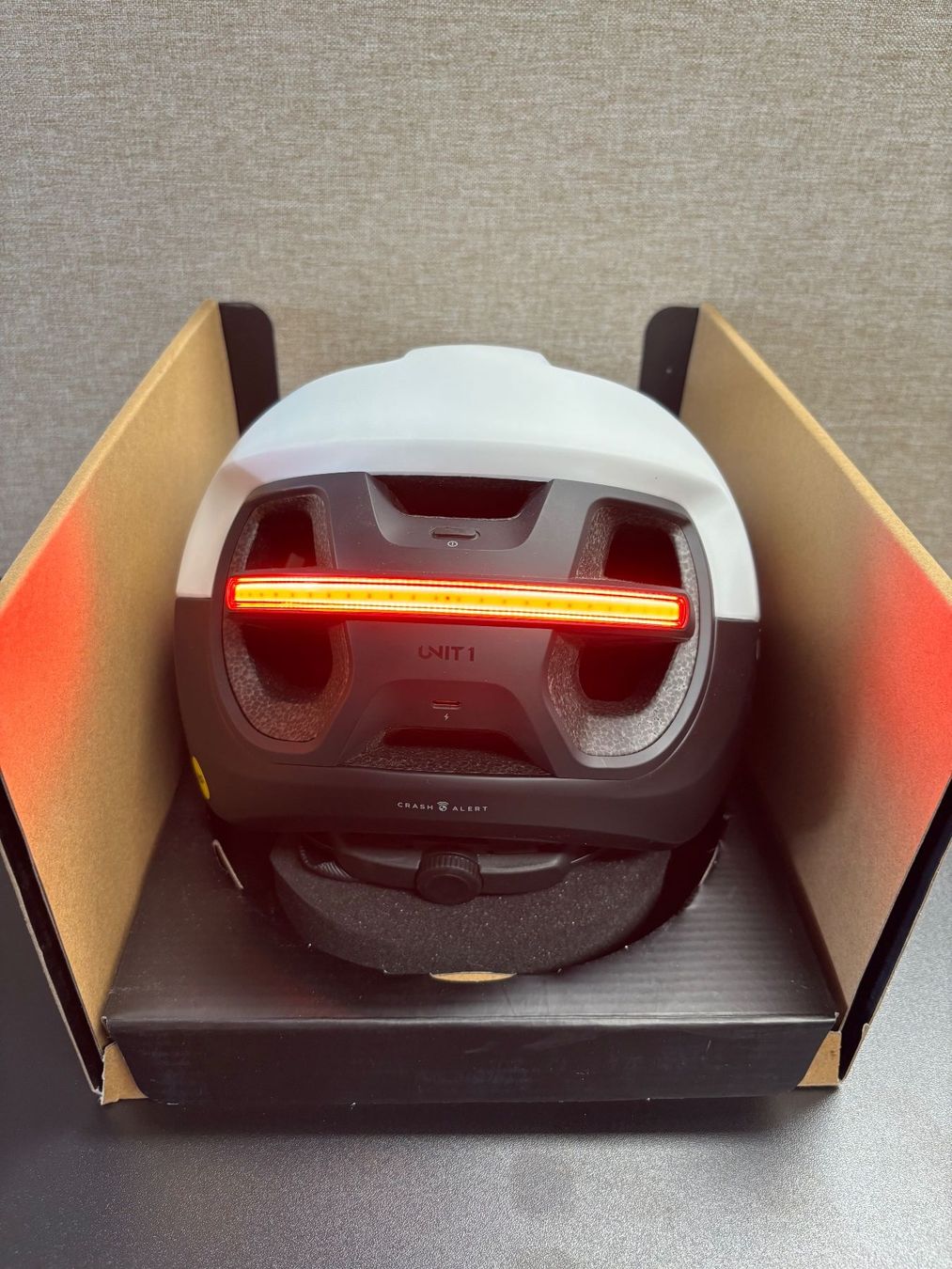 Helme: UNIT1 Aura Helm Mips L – Neu (gemäss Beschreibung) aus Lachen SZ von StickMaster 2