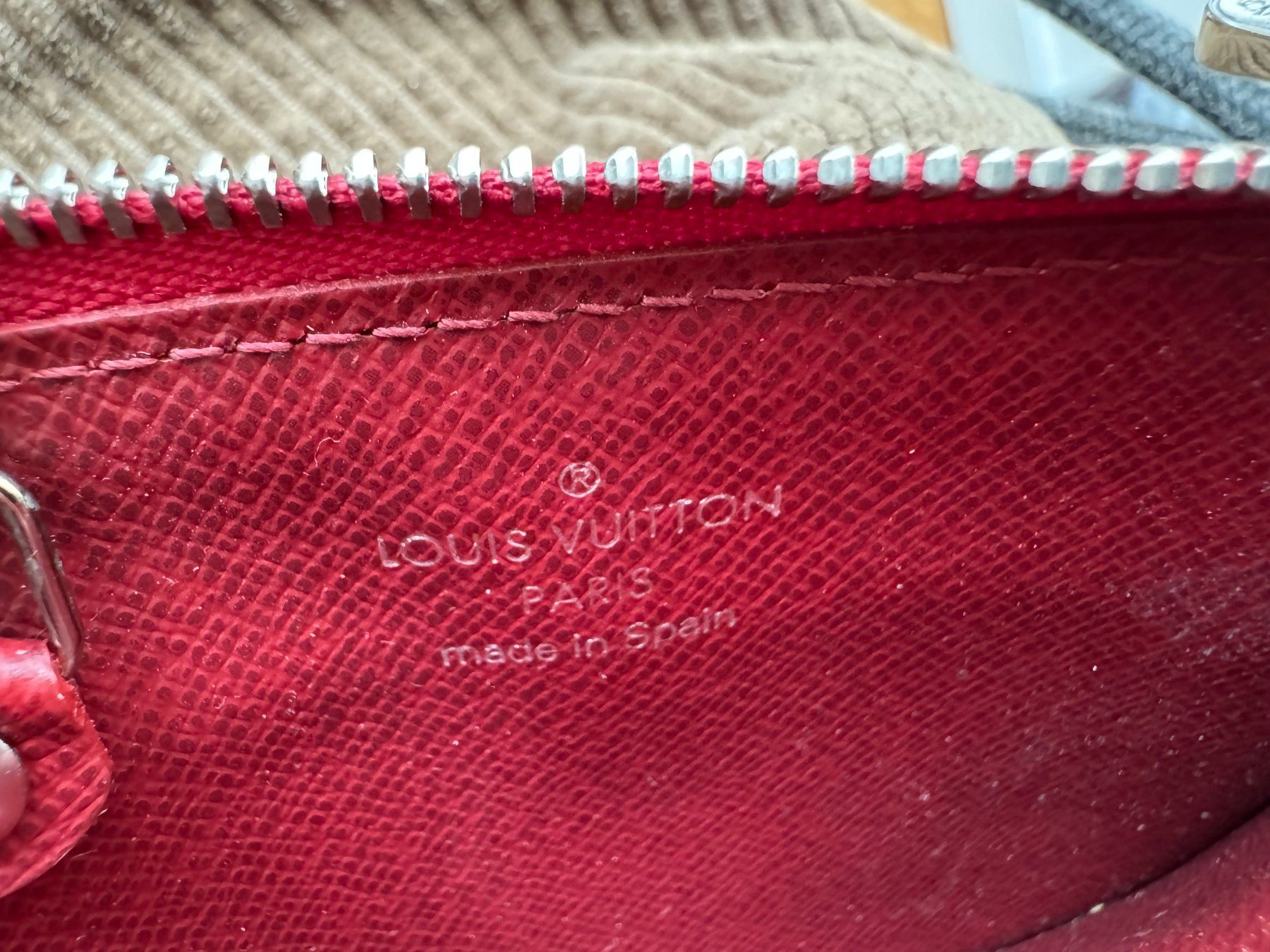 Louis Vuitton Schlüsselanhänger & - bänder: Porte clés Louis Vuitton Cuir épi – Neu (gemäss Beschreibung) aus Zürich von odi_ldv8 2