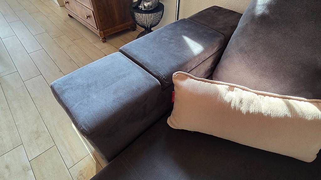 Sofas: Canapé et pouf – Gebraucht aus Chapelle (Glâne) von Ccau0 3