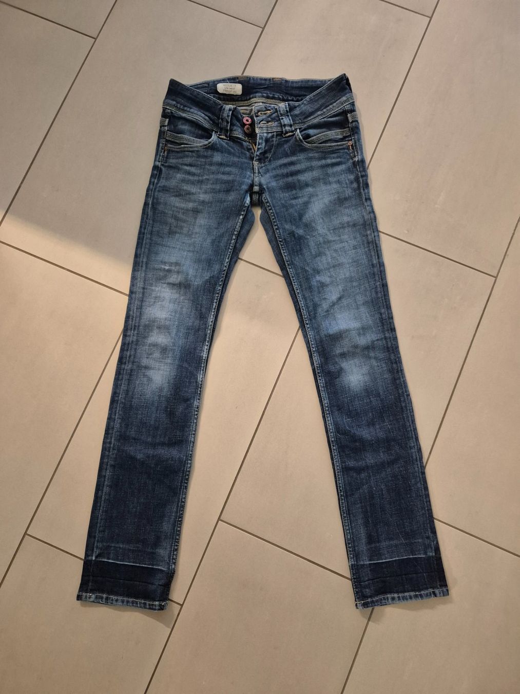 Pepe Jeans Jeans: Pepe Jeans Venus, Gr. 26/32 – Usato da Oberentfelden venduto da Natallia.