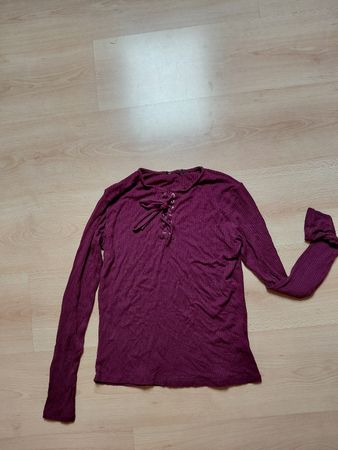 Langarmshirt Schnürung bordeaux Grösse M guter Zustand