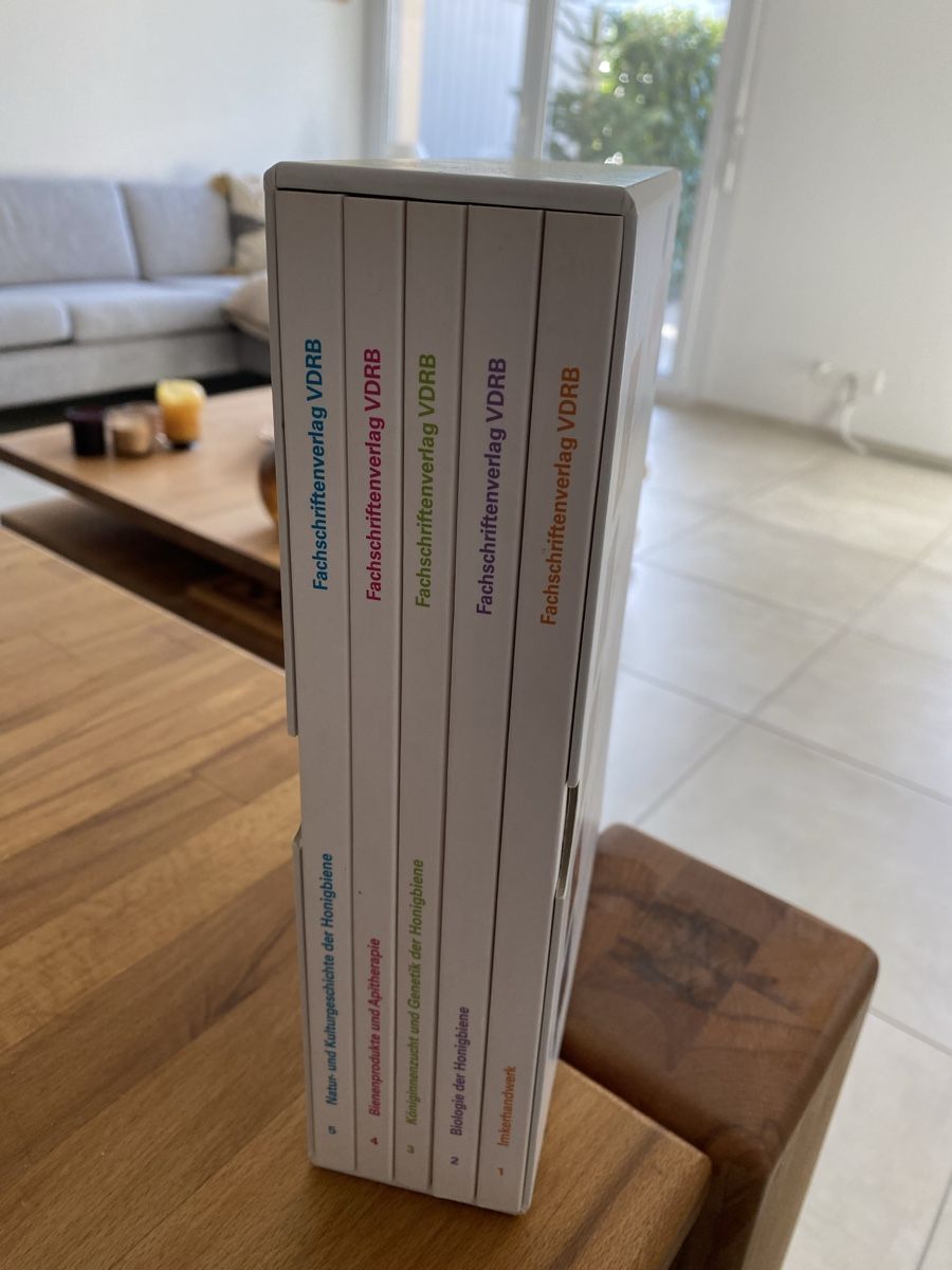 Bücher: Schweizer Bienenbuch – Neu (gemäss Beschreibung) aus Menziken von Chacharas 1