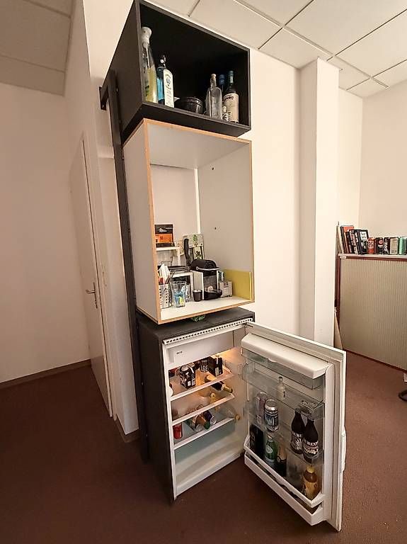 Scaffali: Custom-Made Regal mit Kühlschrank – Usato da Zürich venduto da bal_9cfj