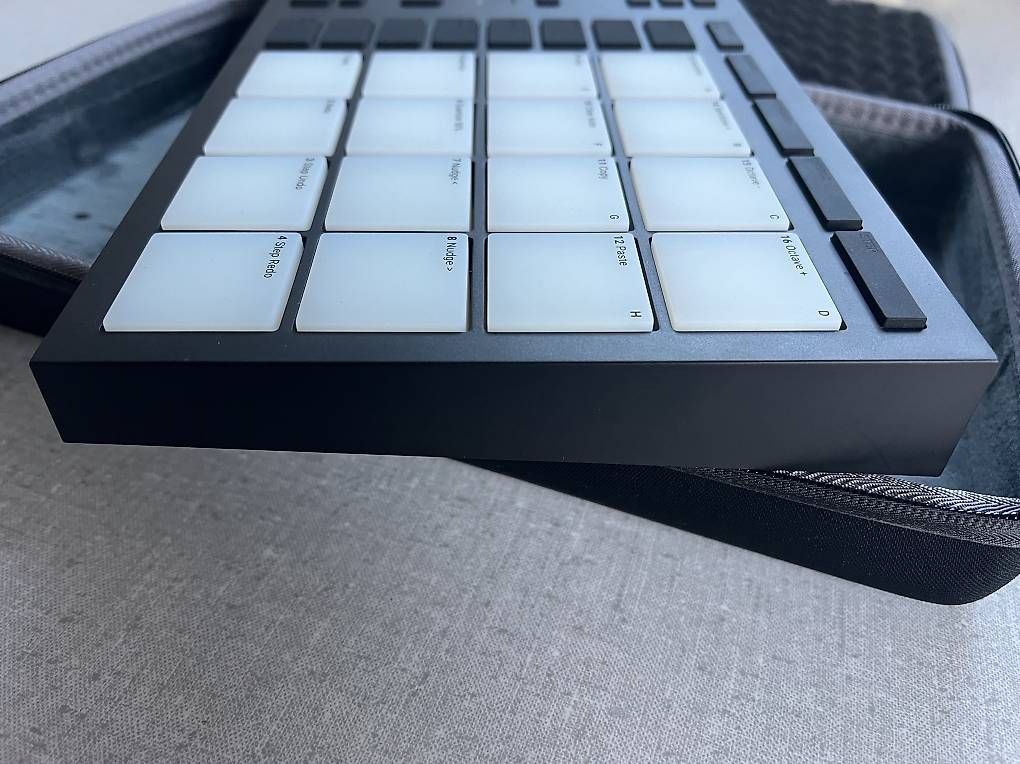 Native Instruments Musikinstrumente: Native Instruments Machine Mikro MK3 inkl. Case – Gebraucht aus Wabern von Mac_Lee 2