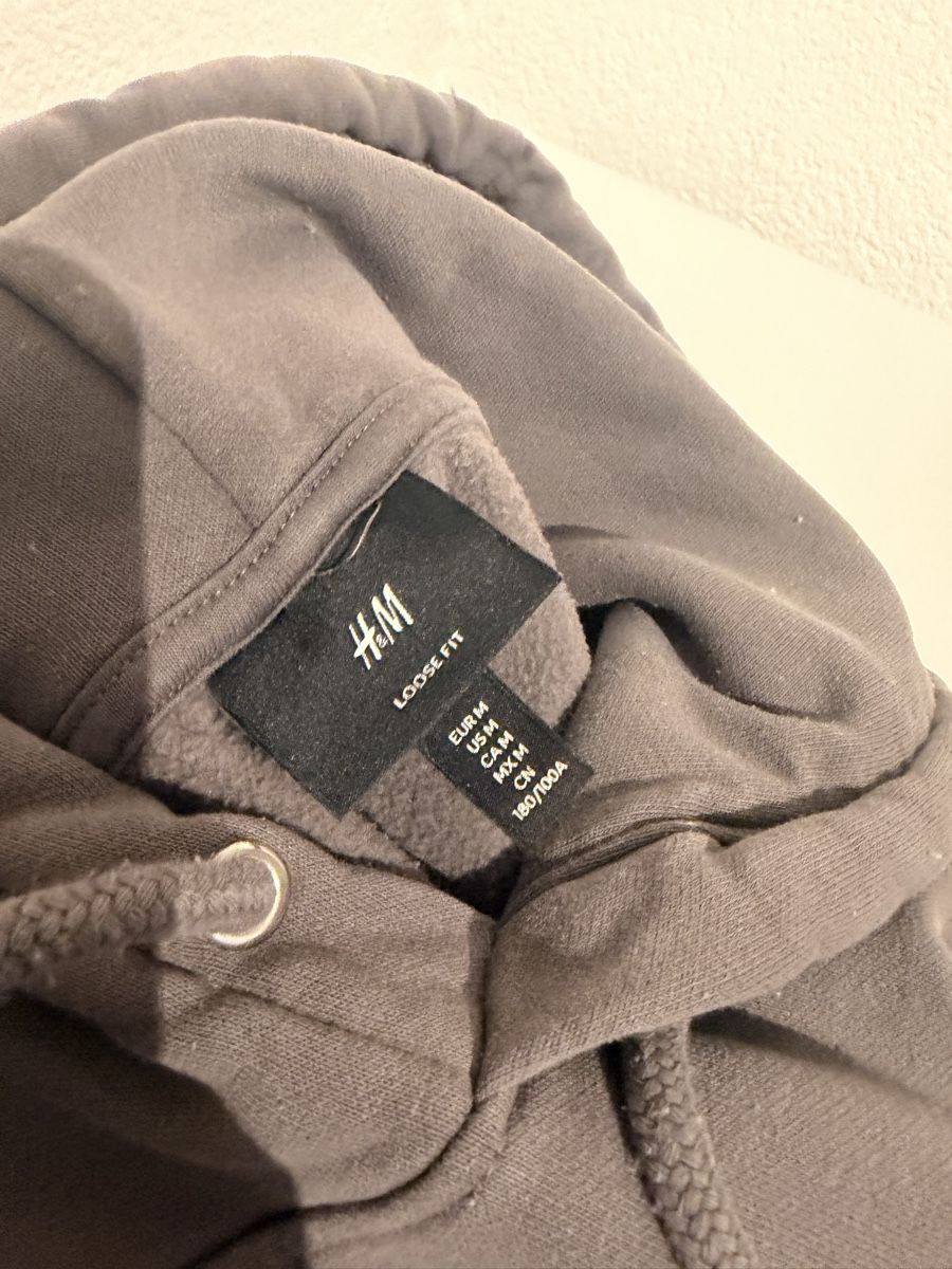 H&M Maglioni & Felpe: Sweat à capuche H&M gris, taille M – Usato da chamoson venduto da agr_y2m5 6
