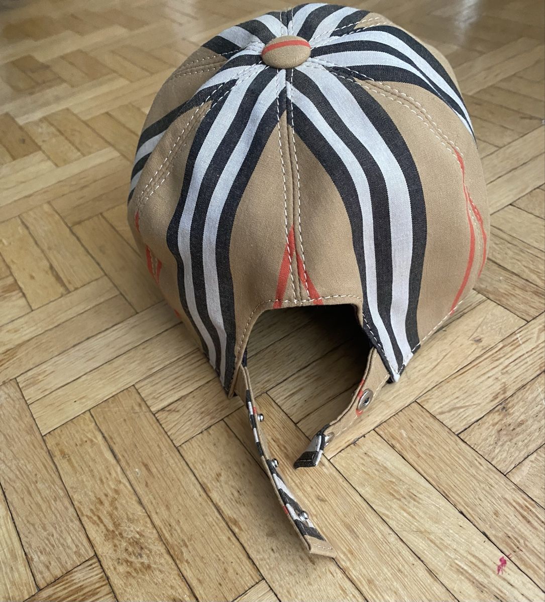 Hüte, Mützen & Caps: Burberry hat unisex – Neu (gemäss Beschreibung) aus St-Sulpice VD von dan_lzz7 2