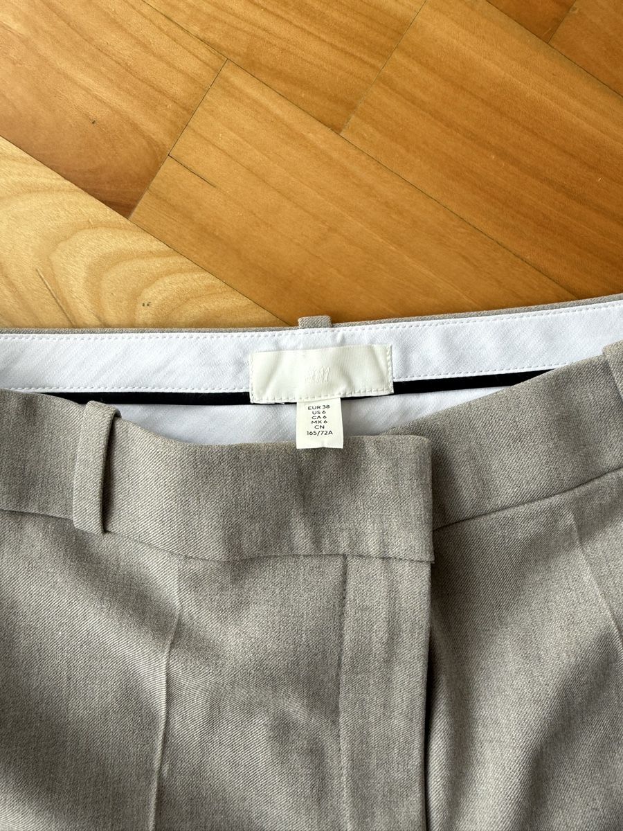 H&M Pantaloni: H&M Elegante Twillhose grau, Gr. 38 – Nuovo (secondo la descrizione) da Lachen SZ venduto da ali_5xw5 4