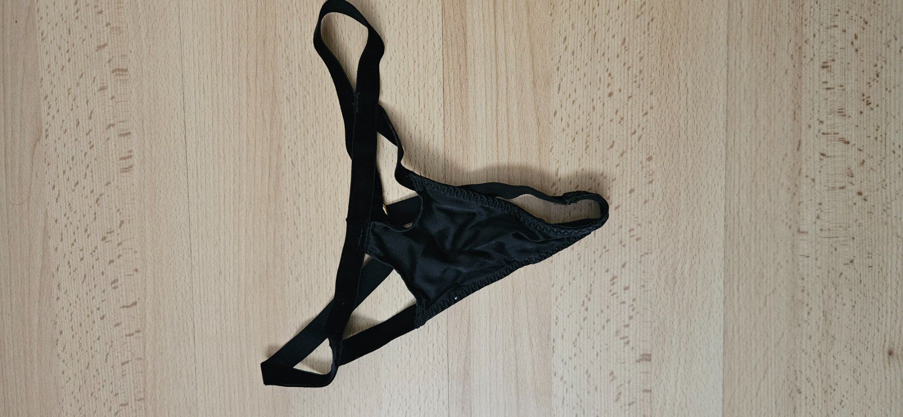 Altra biancheria intima: String comme neuf porté 1X  (b) – Nuovo (secondo la descrizione) da Lutry venduto da cha_pbg5