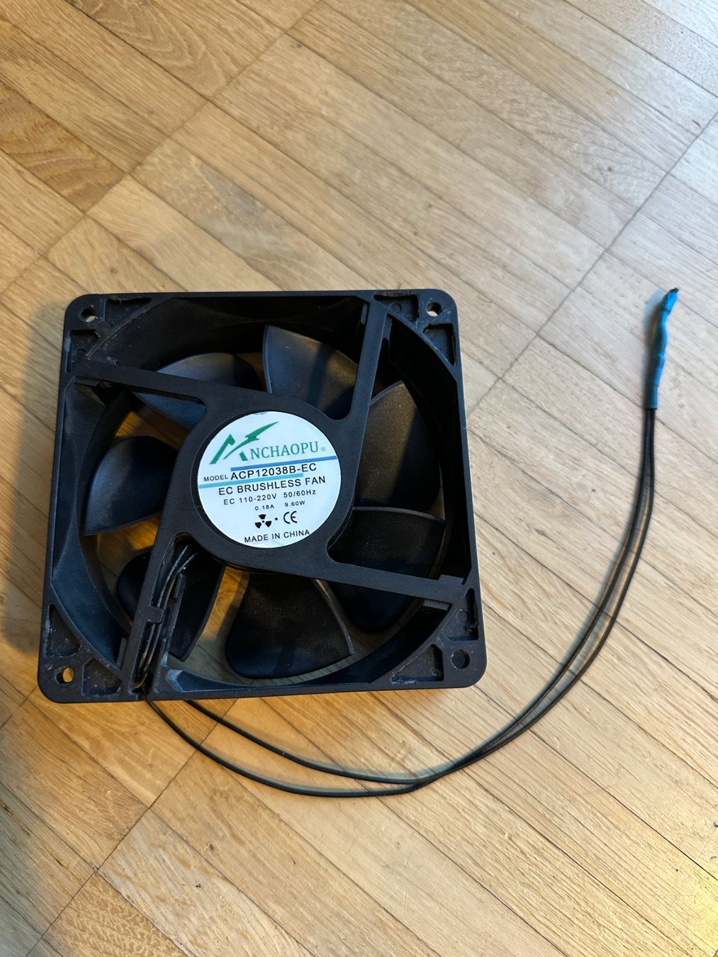 Ventilatoren: PC Ventilator 220V 50/60 Hz – Gebraucht aus Zug von Supervamp 2