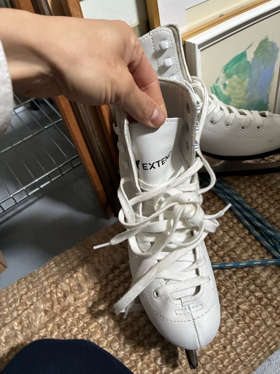 Pattini in linea & Pattini a rotelle: Schlittschuhe 37 – Usato da Bern venduto da wisemagpie 4
