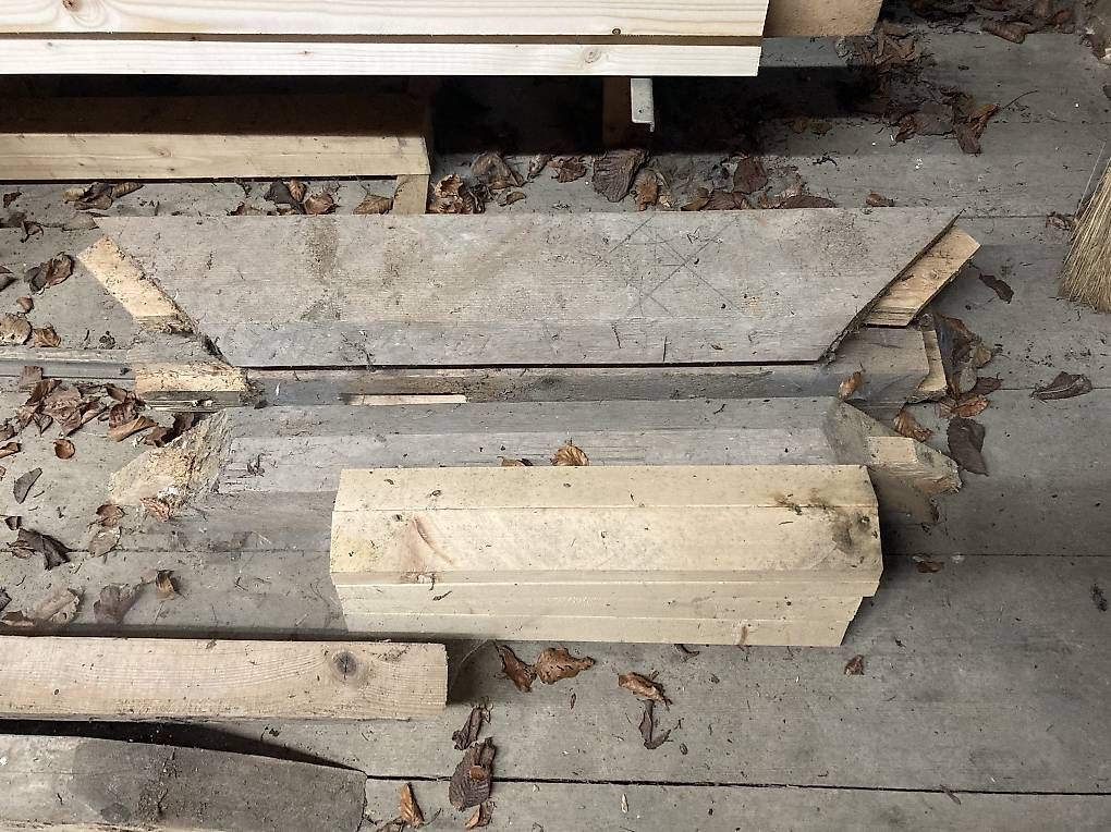 Articoli in legno: Alte Holzbalken – Usato da Kirchberg BE venduto da Multimeter_93 1