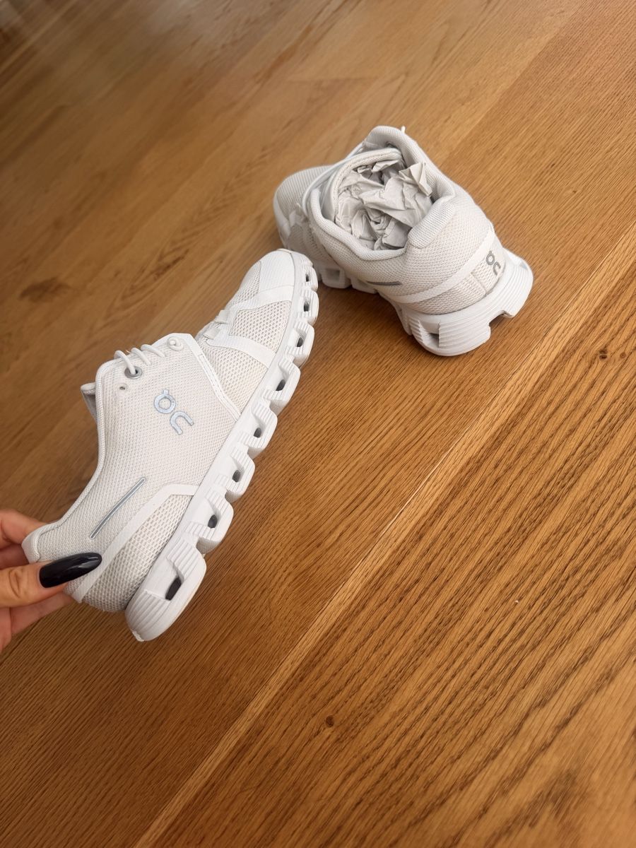 On Damenschuhe: On Running Cloud sneakers white acceptable condition – Gebraucht aus Baden von Chaochao3 1